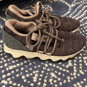 Sorel Heather Purple and Gray Athletic Shoes Womens